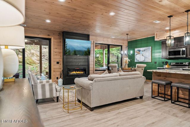 1619 Mitchell Farm Rd, Sevierville, TN 37876