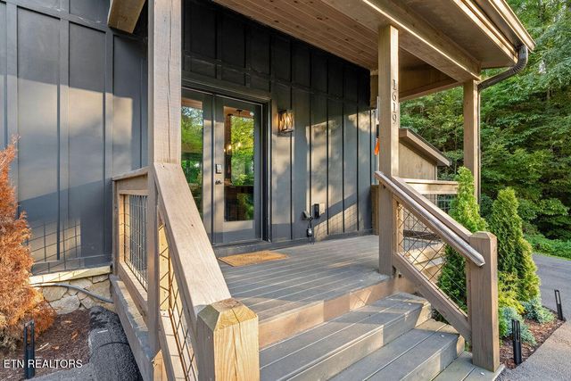 1619 Mitchell Farm Rd, Sevierville, TN 37876