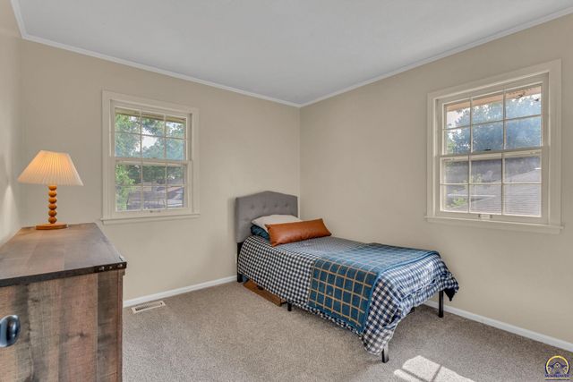 3619 SW 33rd ST, Topeka, KS 66614