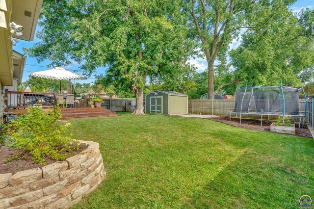 3619 SW 33rd ST, Topeka, KS 66614