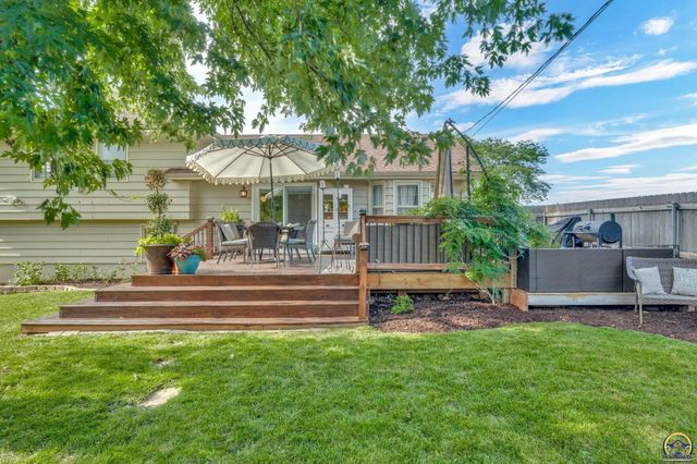 3619 SW 33rd ST, Topeka, KS 66614