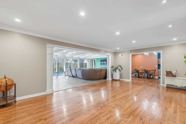 21 E Huntington St, Eastborough, KS 67206