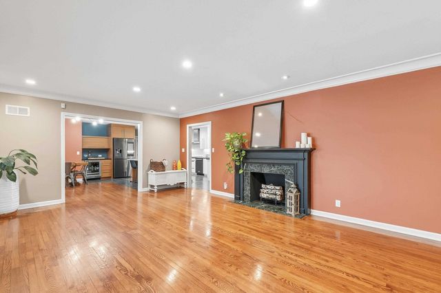 21 E Huntington St, Eastborough, KS 67206