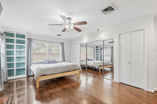 21 E Huntington St, Eastborough, KS 67206