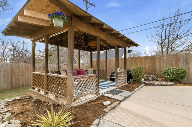 21 E Huntington St, Eastborough, KS 67206