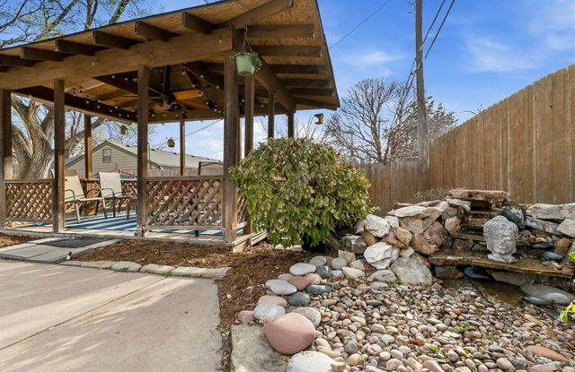 21 E Huntington St, Eastborough, KS 67206