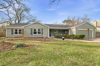 21 E Huntington St, Eastborough, KS 67206