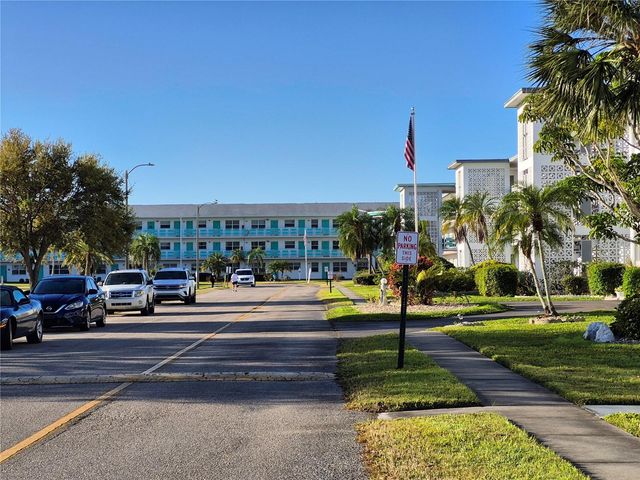 6000 20TH STREET N 116, St Petersburg, FL 33714