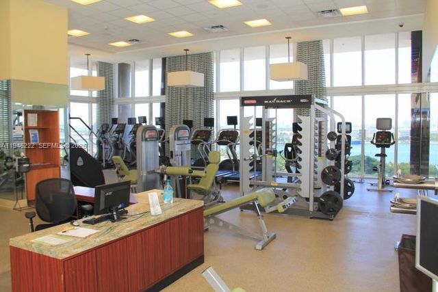 50 Biscayne Blvd 705, Miami, FL 33132