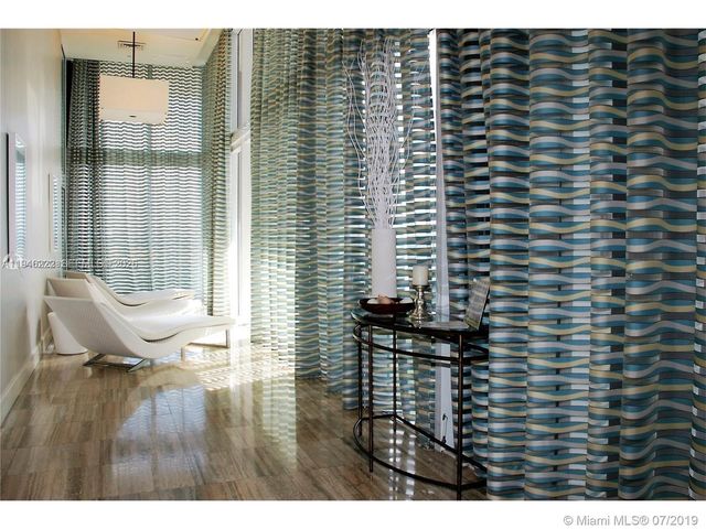 50 Biscayne Blvd 705, Miami, FL 33132