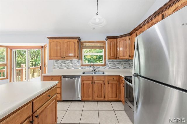 1216 Flagstone Terrace, Lake St Louis, MO 63367