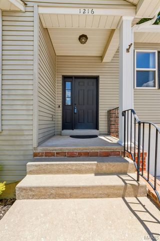 1216 Flagstone Terrace, Lake St Louis, MO 63367