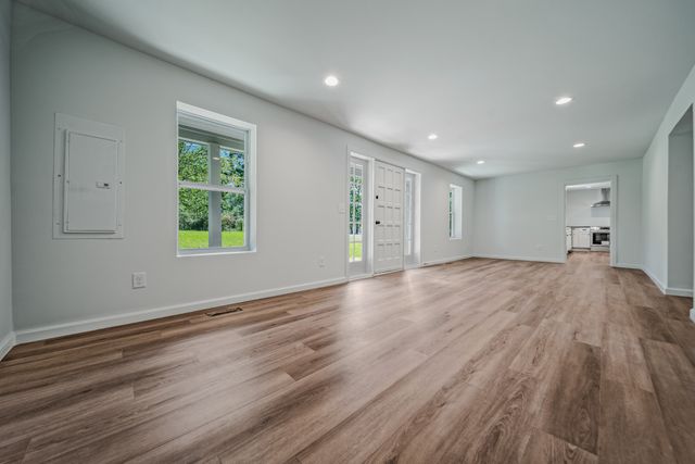 1390 Primm Rd, Ashland City, TN 37015