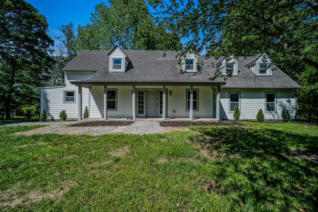 1390 Primm Rd, Ashland City, TN 37015