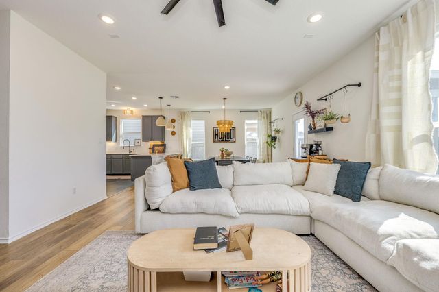 1130 ARONIA LN 145, Georgetown, TX 78626