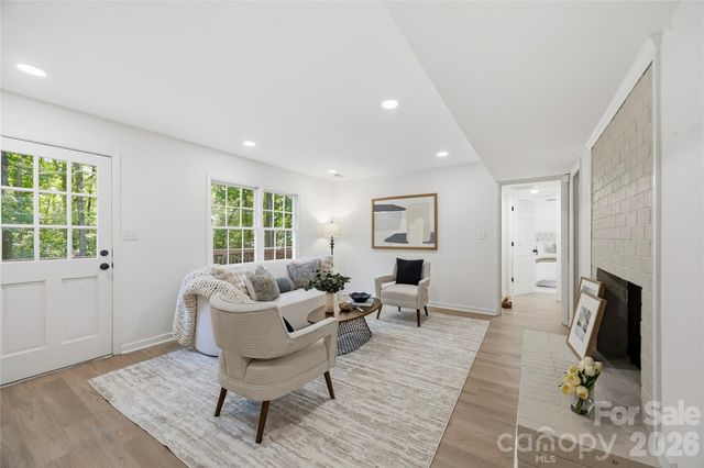 9112 Hinson Drive, Charlotte, NC 28105