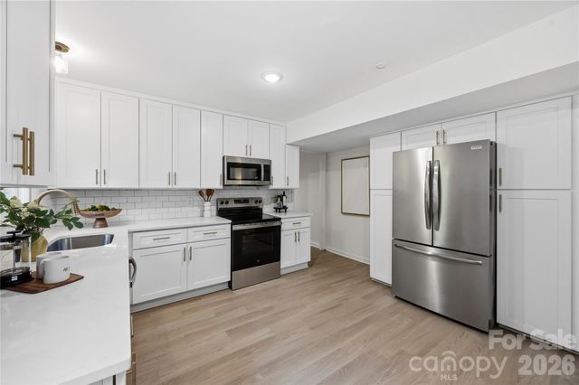 9112 Hinson Drive, Charlotte, NC 28105