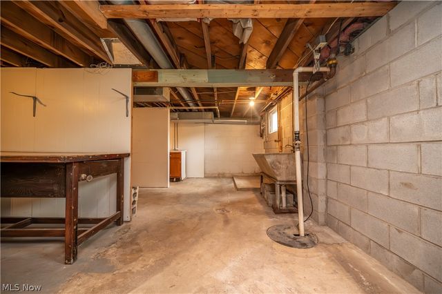 108 Fairlawn Avenue, Niles, OH 44446