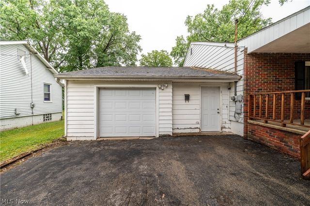 108 Fairlawn Avenue, Niles, OH 44446