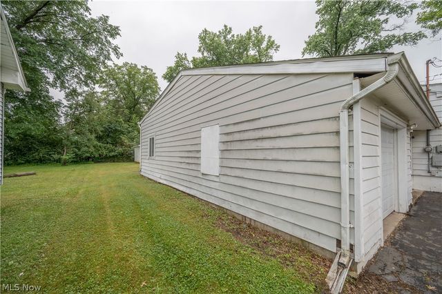 108 Fairlawn Avenue, Niles, OH 44446