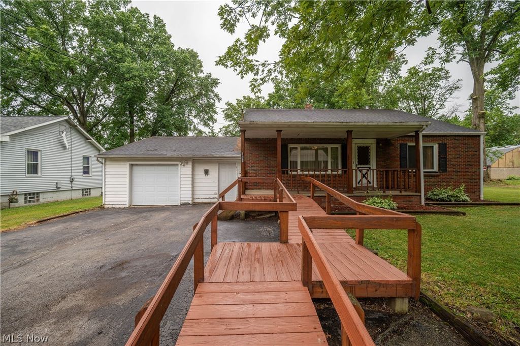 108 Fairlawn Avenue, Niles, OH 44446