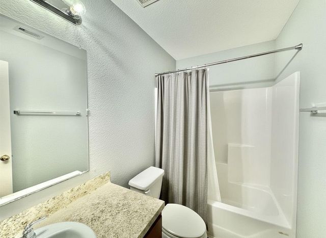 6017 E Houston Road, Houston, TX 77028