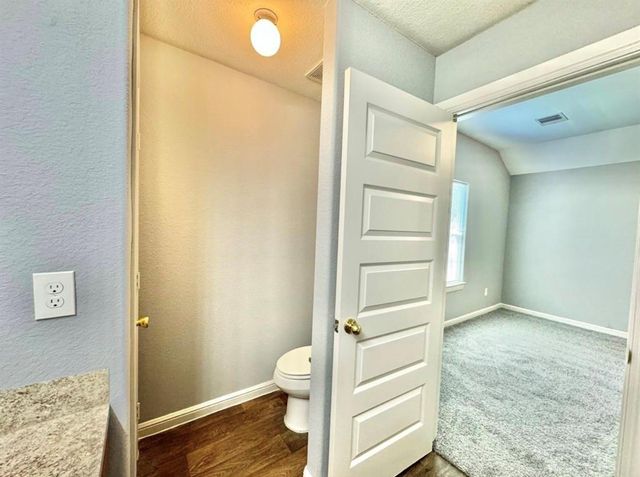 6017 E Houston Road, Houston, TX 77028