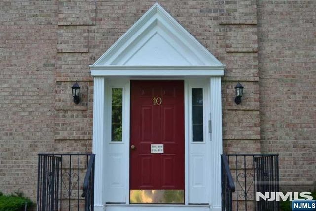10 S Irving Street 10B, Ridgewood, NJ 07450