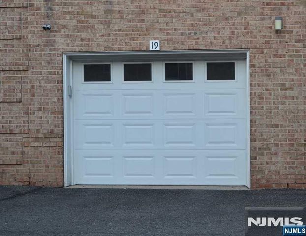 10 S Irving Street 10B, Ridgewood, NJ 07450