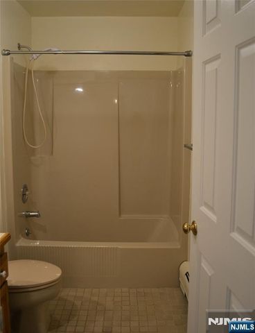 10 S Irving Street 10B, Ridgewood, NJ 07450