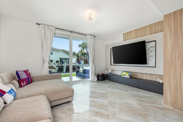 966 Jeffery Street, Boca Raton, FL 33487