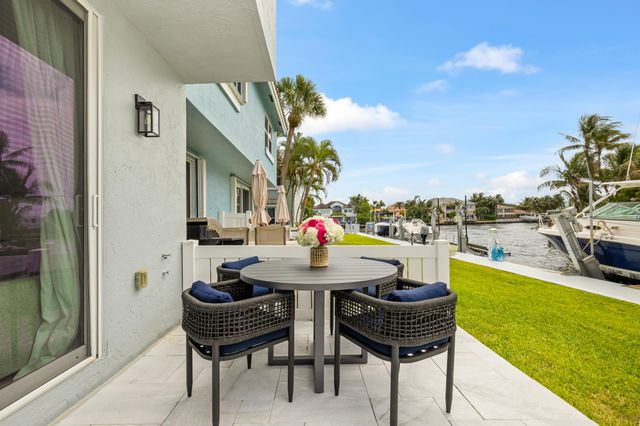 966 Jeffery Street, Boca Raton, FL 33487
