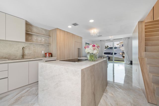 966 Jeffery Street, Boca Raton, FL 33487