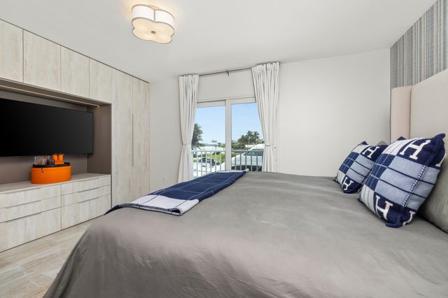966 Jeffery Street, Boca Raton, FL 33487