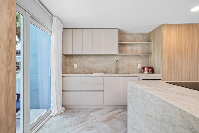 966 Jeffery Street, Boca Raton, FL 33487