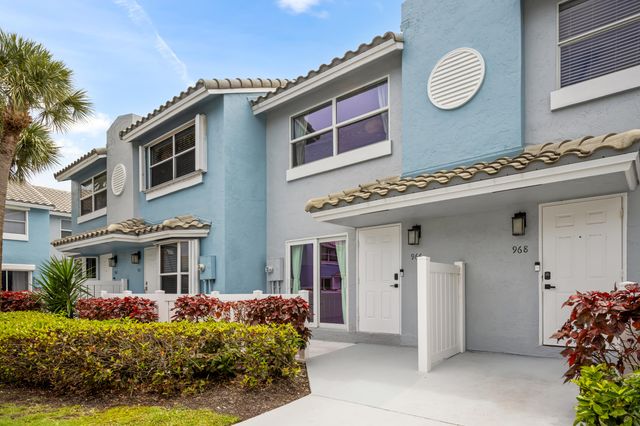 966 Jeffery Street, Boca Raton, FL 33487