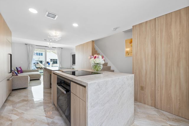 966 Jeffery Street, Boca Raton, FL 33487