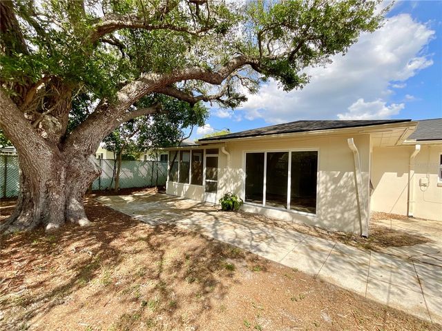 644 MANOR DRIVE W, Dunedin, FL 34698