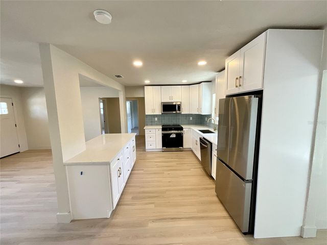 644 MANOR DRIVE W, Dunedin, FL 34698