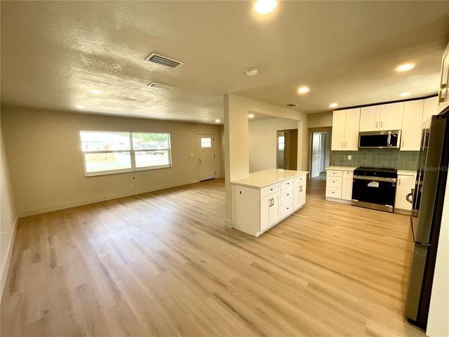 644 MANOR DRIVE W, Dunedin, FL 34698