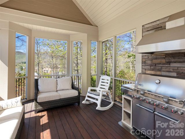 171 Walnut Valley Parkway, Arden, NC 28704