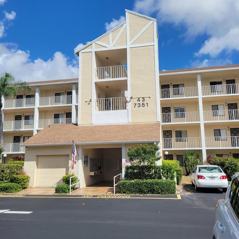 7351 Kinghurst Drive 404, Delray Beach, FL 33446