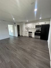 321 E 8th Street 216, Dallas, TX 75203