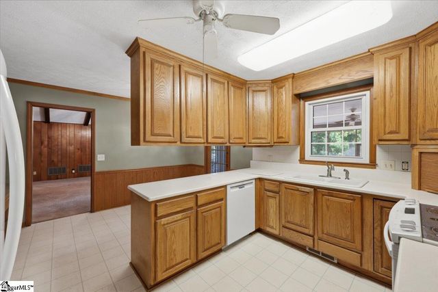 7 Norwich Drive, Greenville, SC 29609