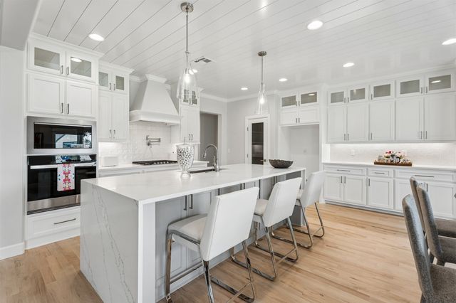 8210 E 111th Street North, Owasso, OK 74055