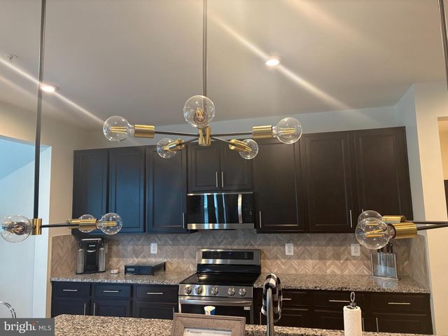 1113 GATEWAY PARK CT, District Heights, MD 20747