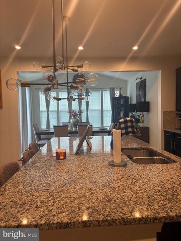 1113 GATEWAY PARK CT, District Heights, MD 20747