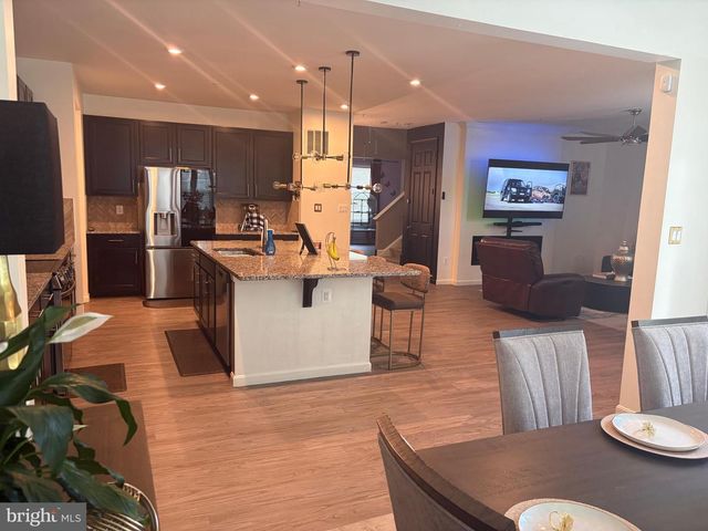 1113 GATEWAY PARK CT, District Heights, MD 20747