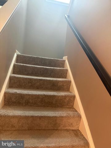 1113 GATEWAY PARK CT, District Heights, MD 20747