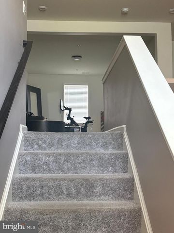 1113 GATEWAY PARK CT, District Heights, MD 20747
